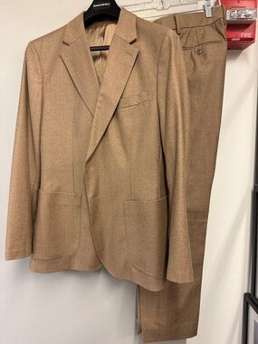 Banana Republic Men's Camel/Tan Wool-Blend Two-Piece Suit